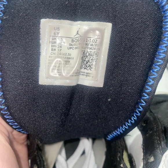 Air jordan 1 Black and White High-Top Sneakers - Picture 4 of 7